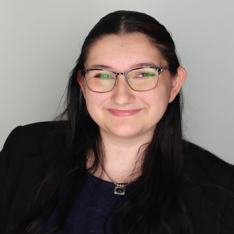 Samantha Selliers Headshot - cropped